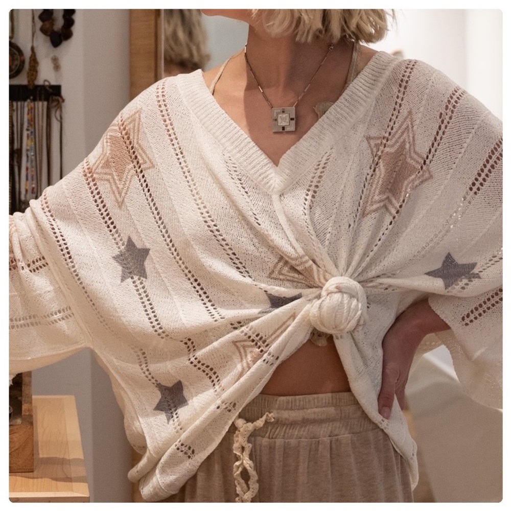 POL Color in Stars Spring Sweater Top - Picture 3 of 15